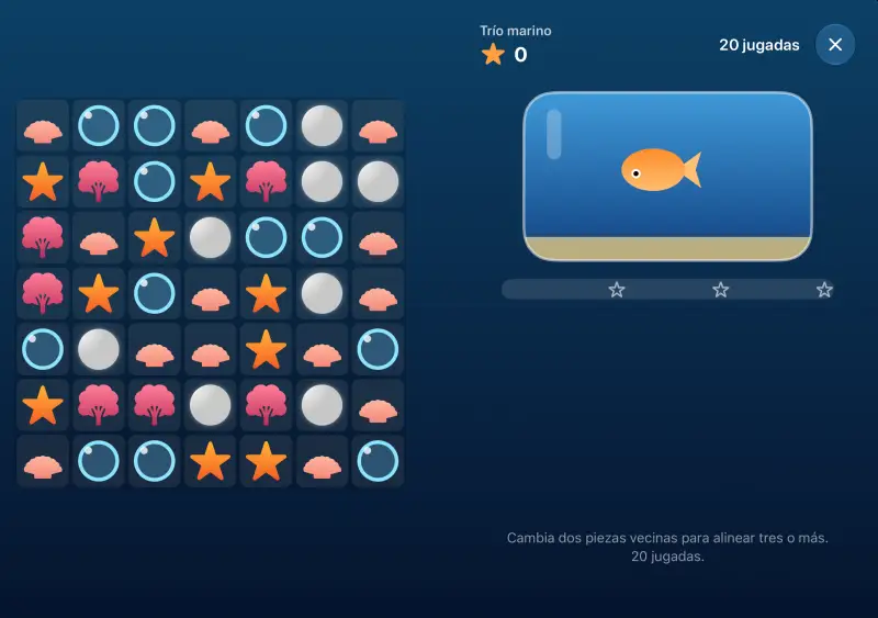 Trío marino en el iPhone Duo abierto, con el tablero en una mitad y el acuario en la otra.